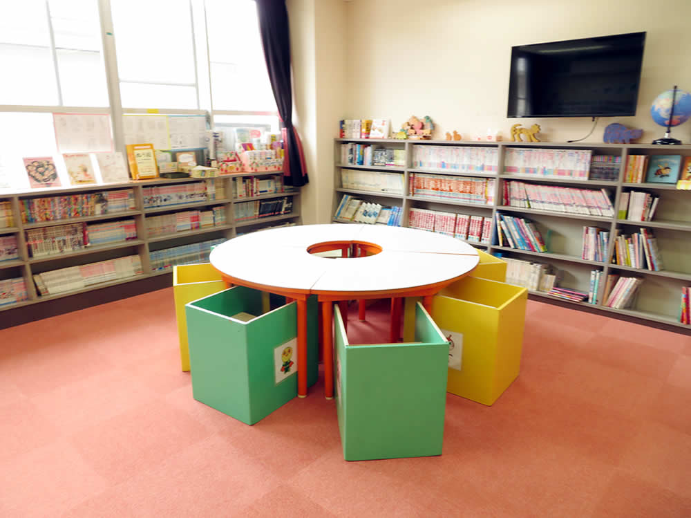 鶴ヶ島市上広谷児童館 図書室